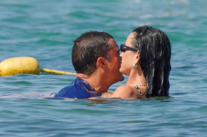 Katy Perry ve Orlando Bloom'dan denizde sevgi gösterisi