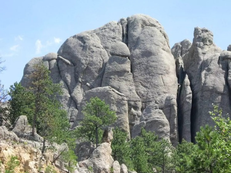 1927 yılından itibaren yapımı 14 yıl süren Rushmore Dağı Anıtı'nın arka yüzü ise böyle görünüyor.