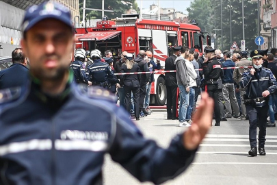 İtalya'da yaya geçidi çöktü! Ölü ve yaralılar var