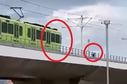 Bursa'da yürekler ağızlara geldi: Metro raylarında yürüdü!
