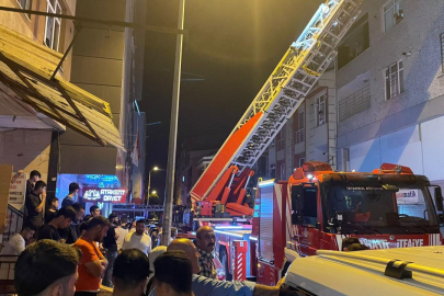 İstanbul'da  4 katlı binada yangın