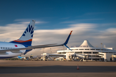 Antalya Havalimanı'nda yolcu ve uçak trafiği rekoru kırıldı