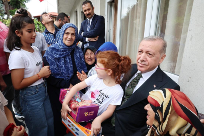 Cumhurbaşkanı Erdoğan, Rize'de komşularını ziyaret etti
