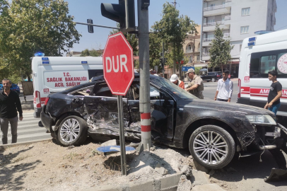 Mardin’de orman aracı ile otomobil çarpıştı: 2 yaralı