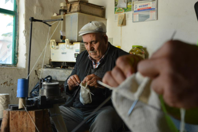 Yüzlerce yıllık gelenek tarih oldu! Erkekler artık örmüyor