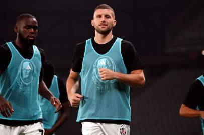 Beşiktaş, Ante Rebic ile yollarını ayırdı