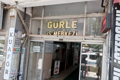 Gemlik Gürle iş merkezi yıkılmayı bekliyor 