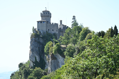 San Marino'daki Guaita Kalesi, ziyaretçilerin ilgisini çekiyor