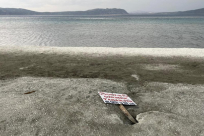 Salda Gölü'ne giren genç boğuldu