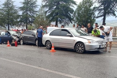 Denizli'de yağışın ardından zincirleme kaza: 5 yaralı