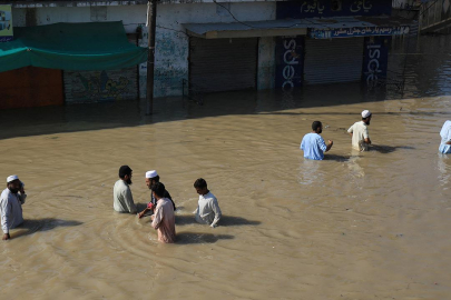 Pakistan'da aşırı yağış ve sel nedeniyle 20 kişi hayatını kaybetti