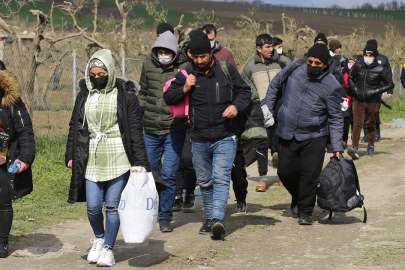 Alman siyasetçiden düzensiz göçmenler için Ruanda önerisi