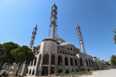 Bursa Valisi Ayyıldız, yeni camii inşasını ziyaret etti