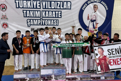 Manisa BBSK Yıldız Erkek Karate takımı Türkiye üçüncüsü