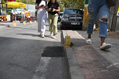 Bursa'da insanların düştüğü çukur onarıldı