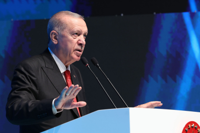 Cumhurbaşkanı Erdoğan'dan teğmenlere: "Kılıçları kime çekiyorsunuz?"