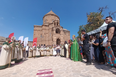 Akdamar Adası'ndaki 12'nci Ermeni ayini sona erdi