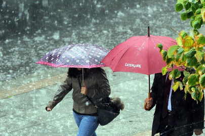 Meteoroloji, son raporu yayımladı! Pazar günü için kuvvetli yağış uyarısı!