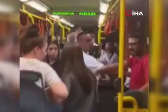 Bursa metrosunda yer verme kavgası kamerada