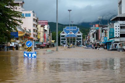 Vietnam, Yagi Tayfunu'nun ardından Çin'den barajlardaki suyu tutmasını istedi