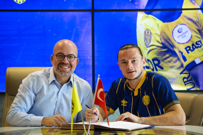 Ankaragücü, Alman futbolcu Nico Schulz ile 2 yıllık sözleşme imzaladı