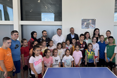 Bakan Osman Aşkın Bak, Edirne'de öğrencilerle buluştu