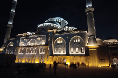 Çamlıca Camii'nde Mevlit Kandili idrak edildi