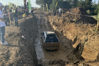 Kastamonu'da off-road araçları performans gösterisi yaptı