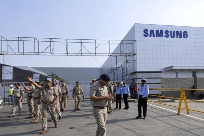 Hindistan'da çok sayıda Samsung çalışanı g��zaltına alındı