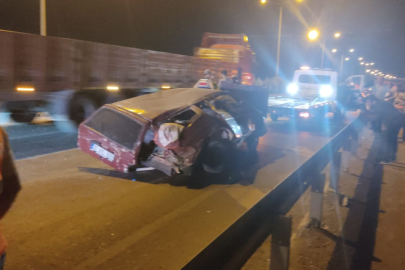 Hatay'da feci kaza: Otomobil hurdaya döndü