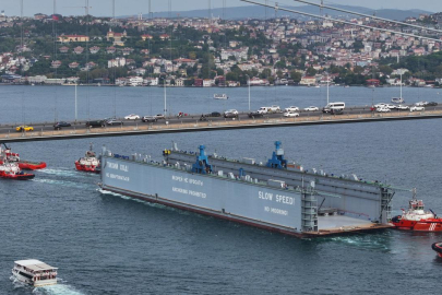 İstanbul Boğazı'nda gemi trafiği çift yönlü açıldı