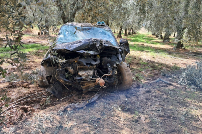 Bursa'da hurdaya dönen araçtan sağ çıktı