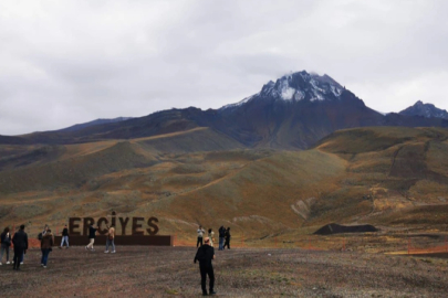 Erciyes Dağı beyaza büründü