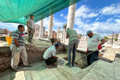 İzmir'de Romalı gladyatörün lahiti bulundu