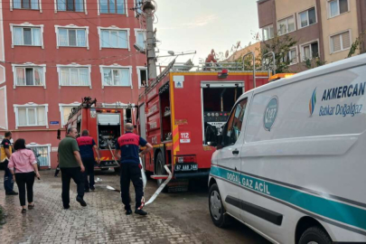 Öğrencilerin kaldığı evde elektrikli battaniyeden yangın çıktı