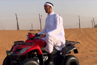 "Dünyanın en uzun adamı" Sultan, Dubai'de ATV ile çöl safarisi yaptı