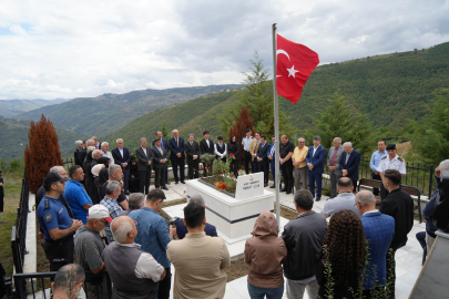 Şehit Başsavcı Murat Uzun mezarı başında anıldı