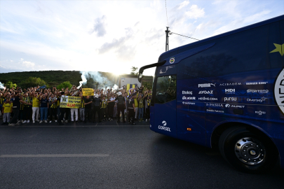 Fenerbahçe kafilesini derbiye taraftarı uğurladı