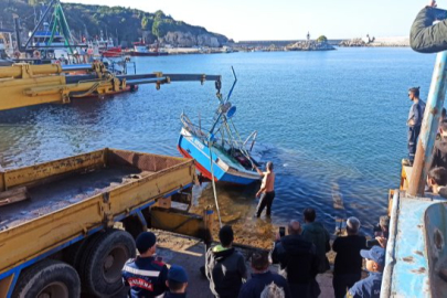 Kocaeli'de alabora olan tekneden denize düşen balıkçı kayboldu