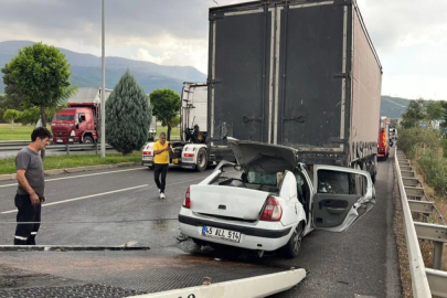 Manisa'da hurdaya dönen araçtan sağ çıktı