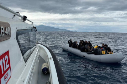 Türk balıkçı teknesini taciz eden Yunan botuna Sahil Güvenlik'ten müdahale