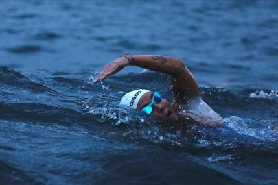 Ultra maraton yüzücüsü Bengisu Avcı'nın Kuzey Kanalı geçişi başladı