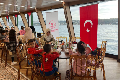 İstanbul'a konuk edilen Gazzeliler için Boğaz turu