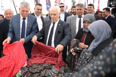 Başkan Bozbey Harmancık'ta söz verdi: "4 dağ ilçemiz de gülümseyecek"