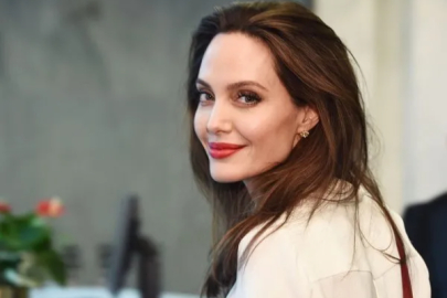 Angelina Jolie, Brad'i unuttu