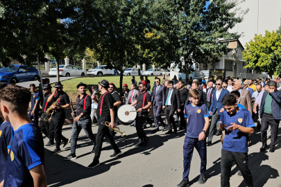 Fıstık festivali kortej yürüyüşü ile başladı