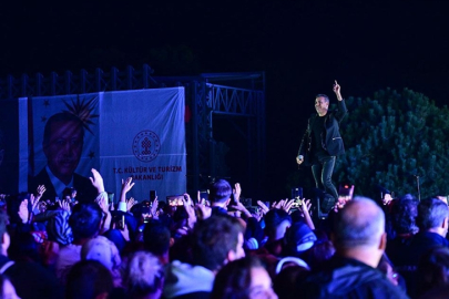 Haluk Levent, İstanbul Kültür Yolu Festivali'nde konser verdi