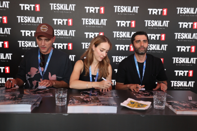 "Teşkilat" dizisinin oyuncuları TEKNOFEST Adana'da ziyaretçiler ile buluştu