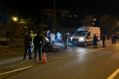 Bayburt'ta devrilen otomobilin sürücüsü yaşamını yitirdi