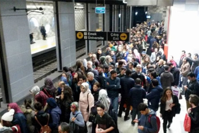 Bursa’da metro seferlerindeki yoğunluk can sıkıyor